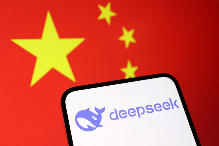 Deepseek logo and Chinese flag